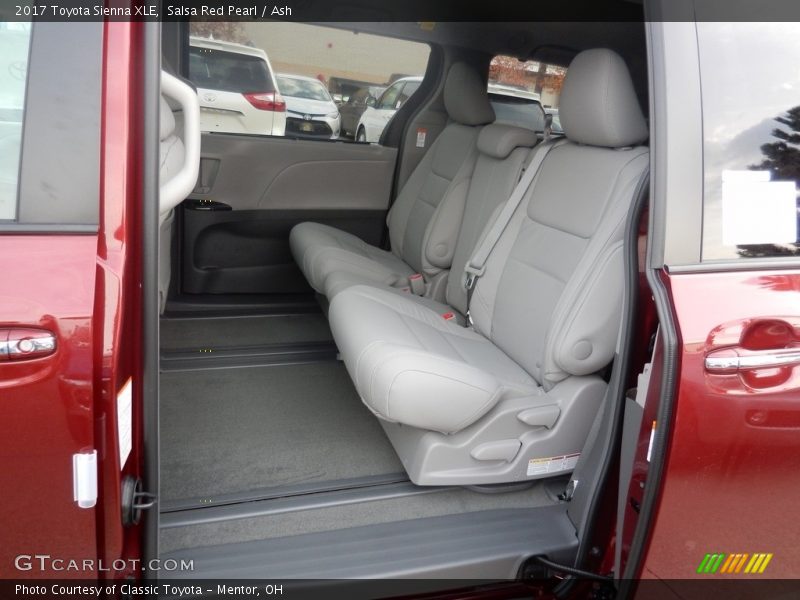Salsa Red Pearl / Ash 2017 Toyota Sienna XLE