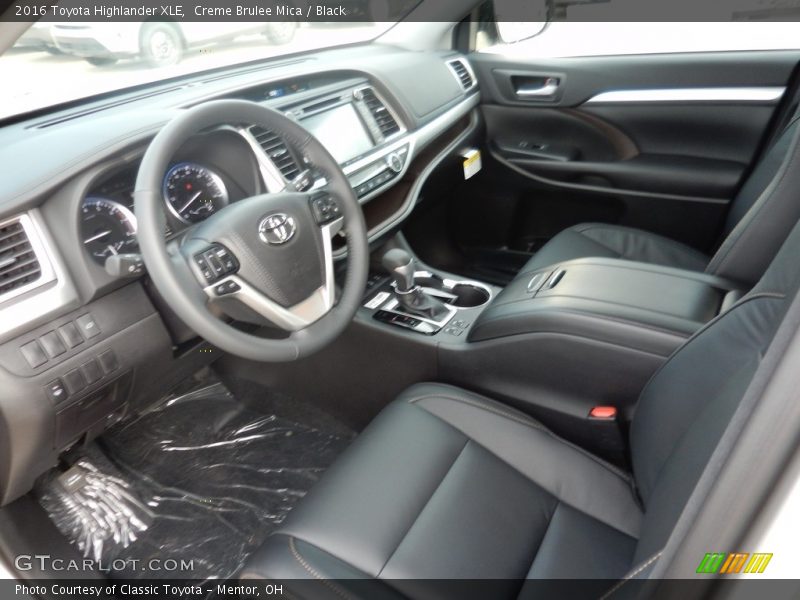 Creme Brulee Mica / Black 2016 Toyota Highlander XLE