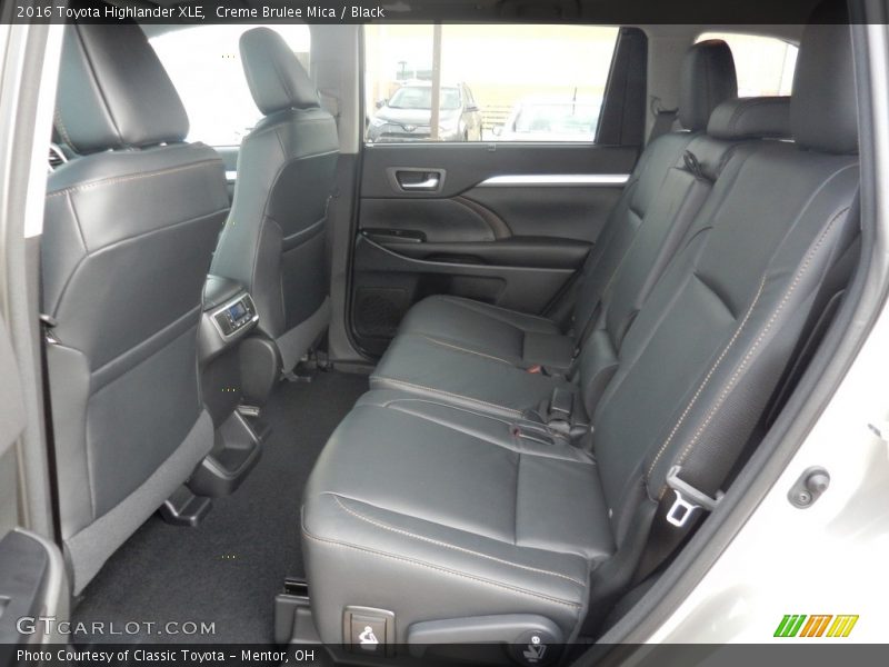 Creme Brulee Mica / Black 2016 Toyota Highlander XLE