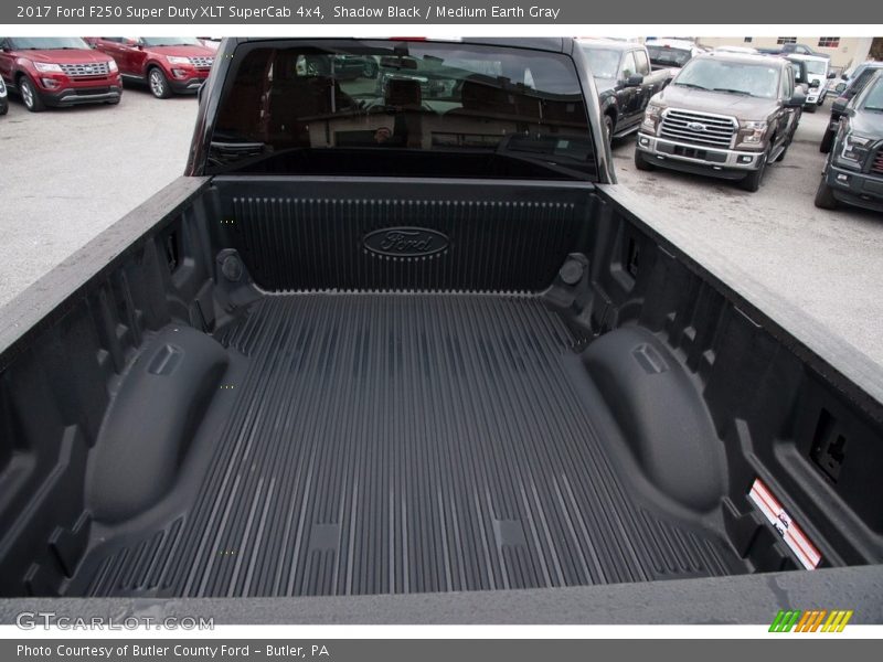 Shadow Black / Medium Earth Gray 2017 Ford F250 Super Duty XLT SuperCab 4x4