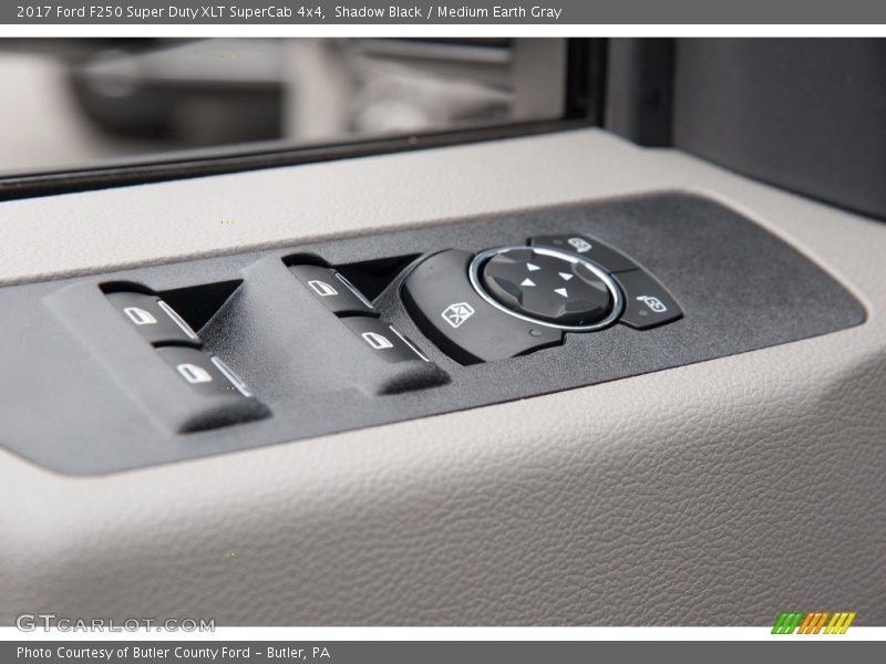 Controls of 2017 F250 Super Duty XLT SuperCab 4x4