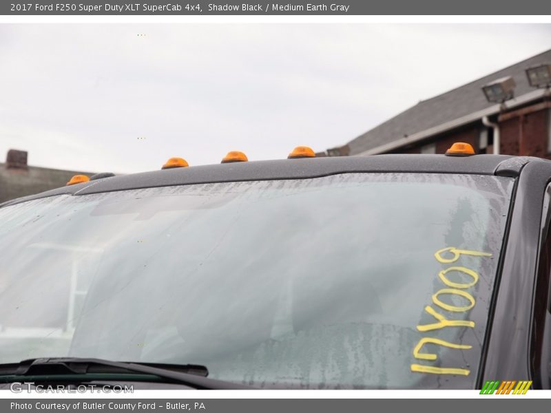 Shadow Black / Medium Earth Gray 2017 Ford F250 Super Duty XLT SuperCab 4x4