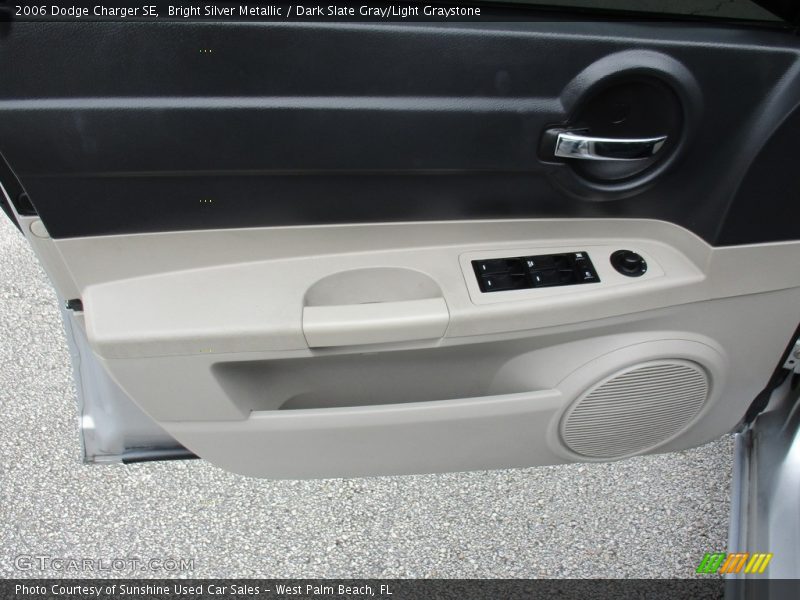 Bright Silver Metallic / Dark Slate Gray/Light Graystone 2006 Dodge Charger SE