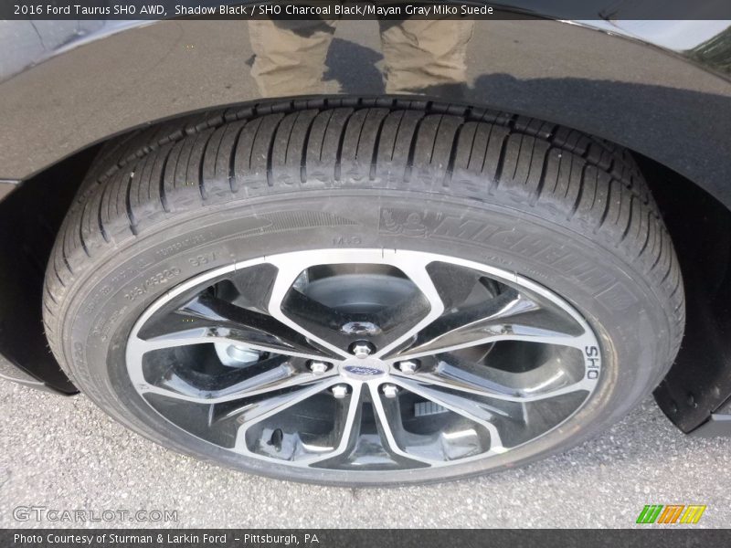  2016 Taurus SHO AWD Wheel