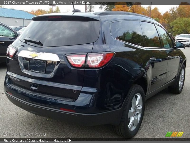 Blue Velvet Metallic / Ebony 2017 Chevrolet Traverse LT AWD