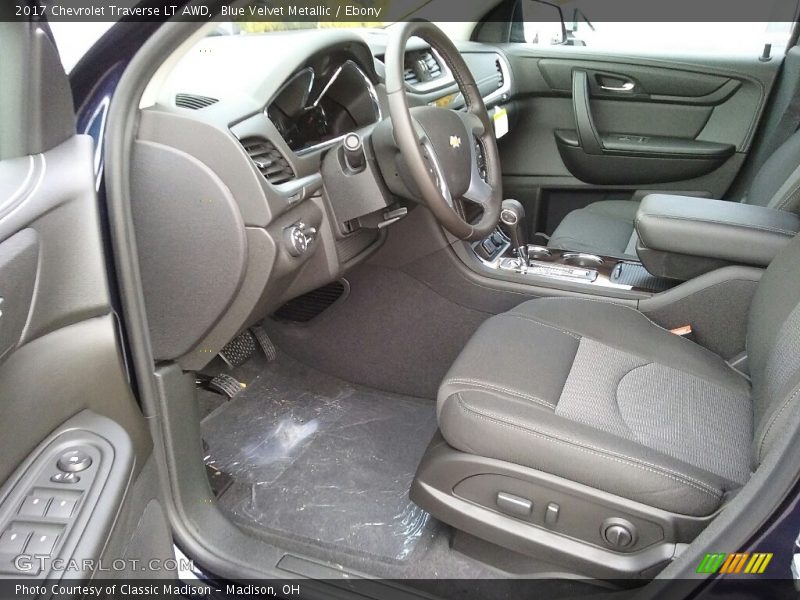 Blue Velvet Metallic / Ebony 2017 Chevrolet Traverse LT AWD