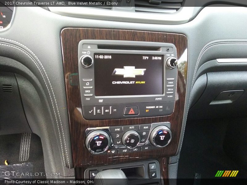 Blue Velvet Metallic / Ebony 2017 Chevrolet Traverse LT AWD
