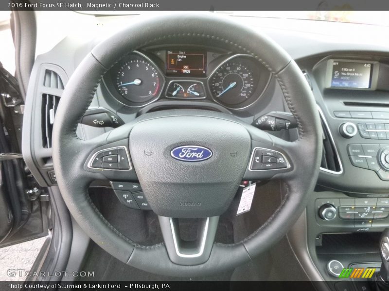 Magnetic / Charcoal Black 2016 Ford Focus SE Hatch