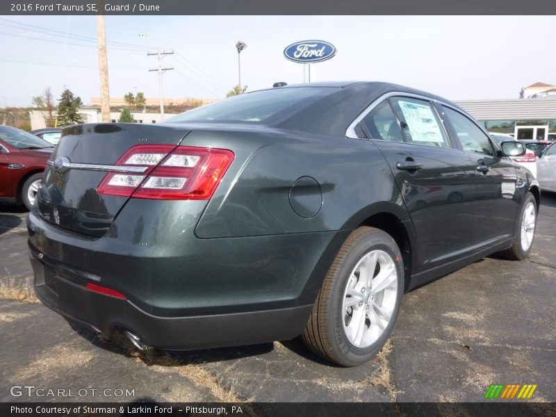 Guard / Dune 2016 Ford Taurus SE