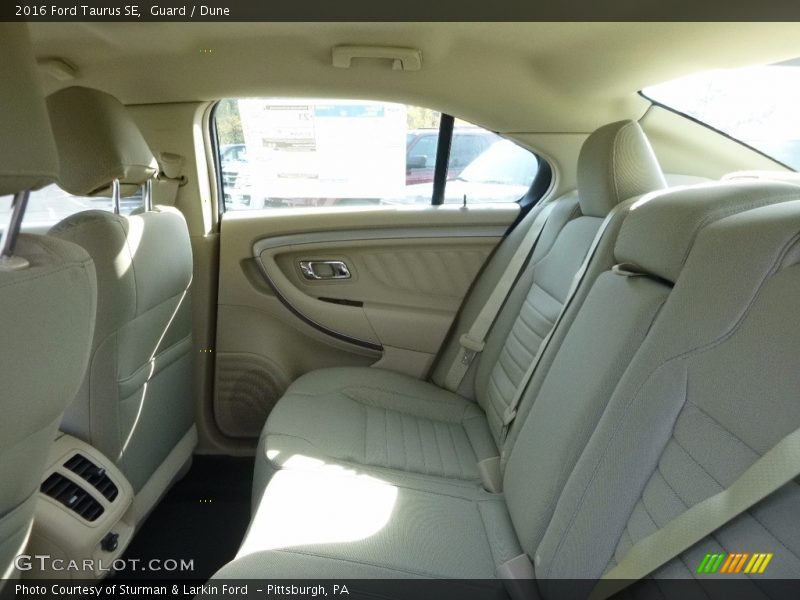 Guard / Dune 2016 Ford Taurus SE