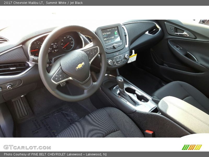 Summit White / Jet Black 2017 Chevrolet Malibu LT