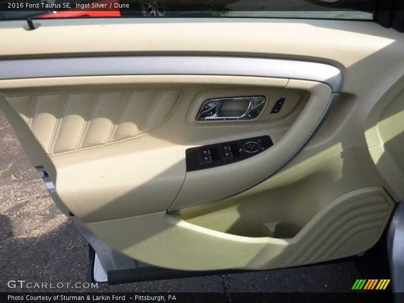 Door Panel of 2016 Taurus SE