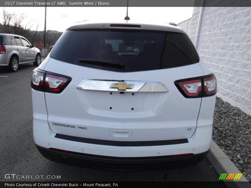 Summit White / Ebony 2017 Chevrolet Traverse LT AWD