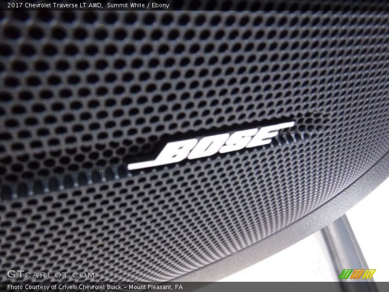 Summit White / Ebony 2017 Chevrolet Traverse LT AWD