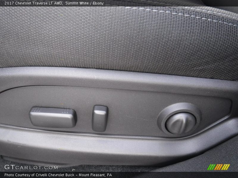 Summit White / Ebony 2017 Chevrolet Traverse LT AWD
