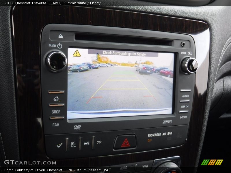 Summit White / Ebony 2017 Chevrolet Traverse LT AWD