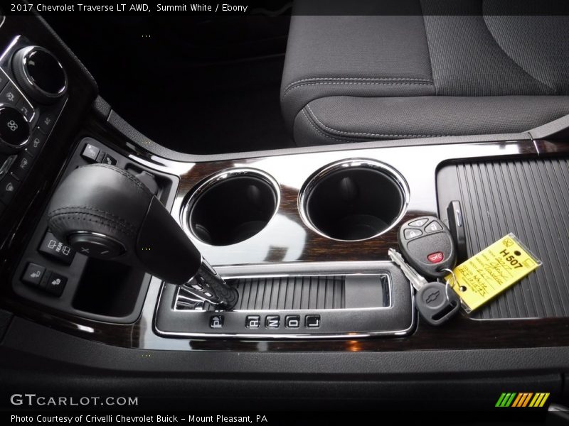 Summit White / Ebony 2017 Chevrolet Traverse LT AWD