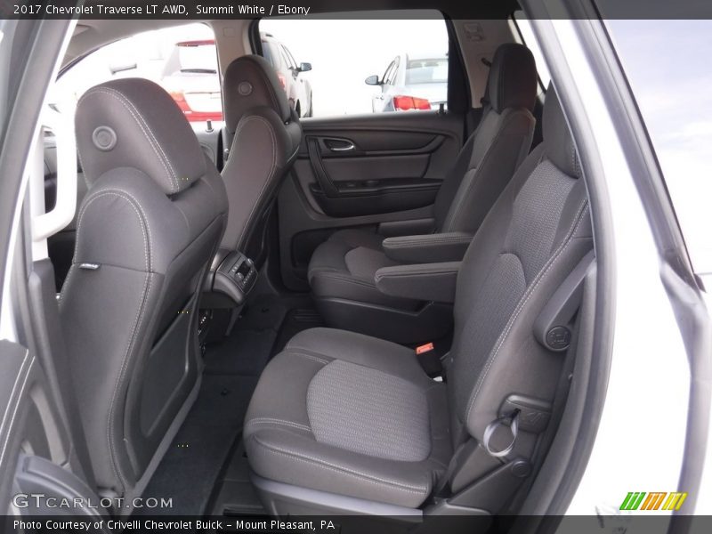 Summit White / Ebony 2017 Chevrolet Traverse LT AWD