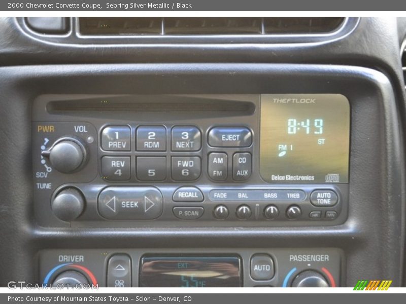 Sebring Silver Metallic / Black 2000 Chevrolet Corvette Coupe