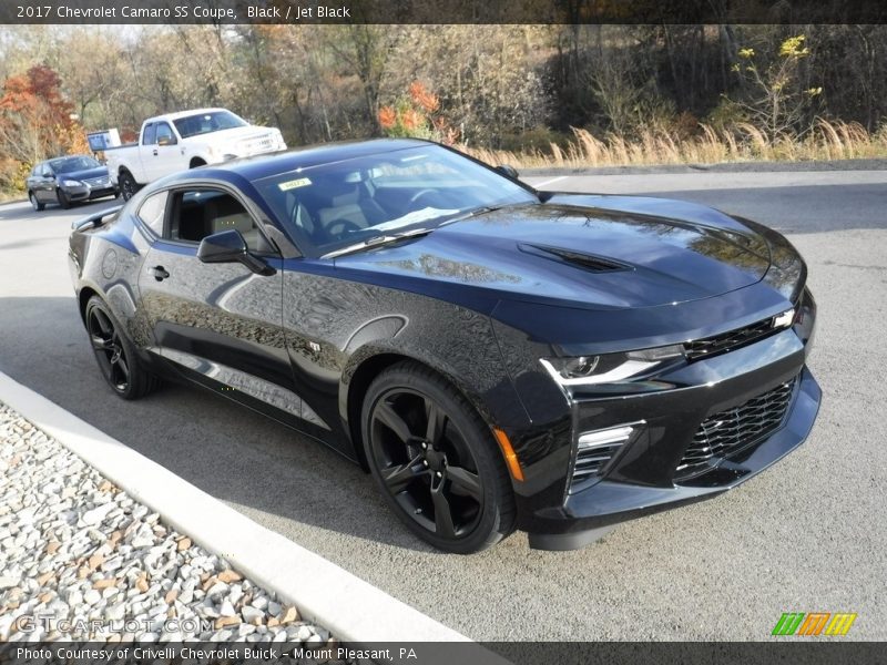 Front 3/4 View of 2017 Camaro SS Coupe