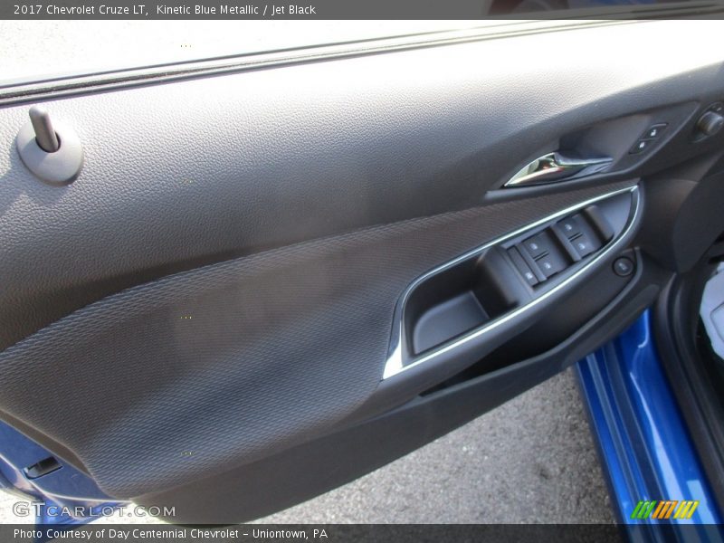 Kinetic Blue Metallic / Jet Black 2017 Chevrolet Cruze LT