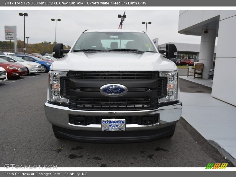 Oxford White / Medium Earth Gray 2017 Ford F250 Super Duty XL Crew Cab 4x4