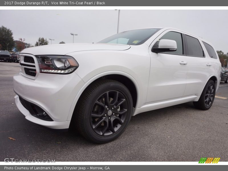 Front 3/4 View of 2017 Durango R/T