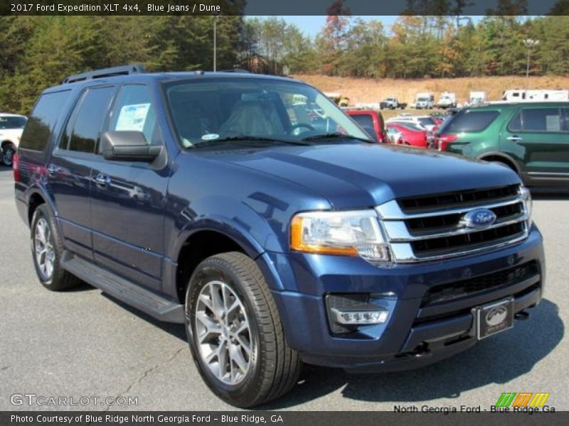 Blue Jeans / Dune 2017 Ford Expedition XLT 4x4