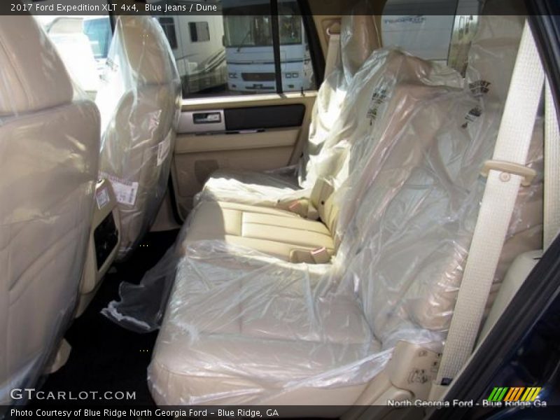 Blue Jeans / Dune 2017 Ford Expedition XLT 4x4