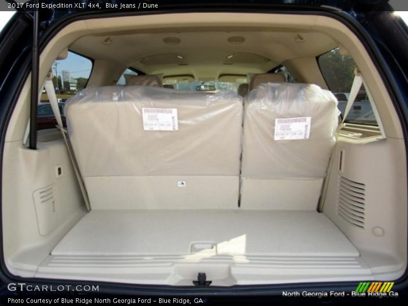 Blue Jeans / Dune 2017 Ford Expedition XLT 4x4