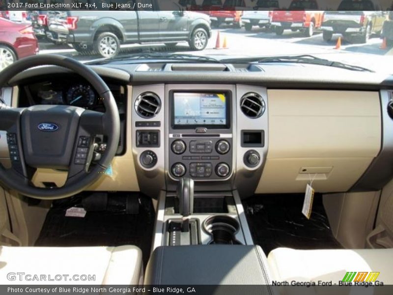 Blue Jeans / Dune 2017 Ford Expedition XLT 4x4