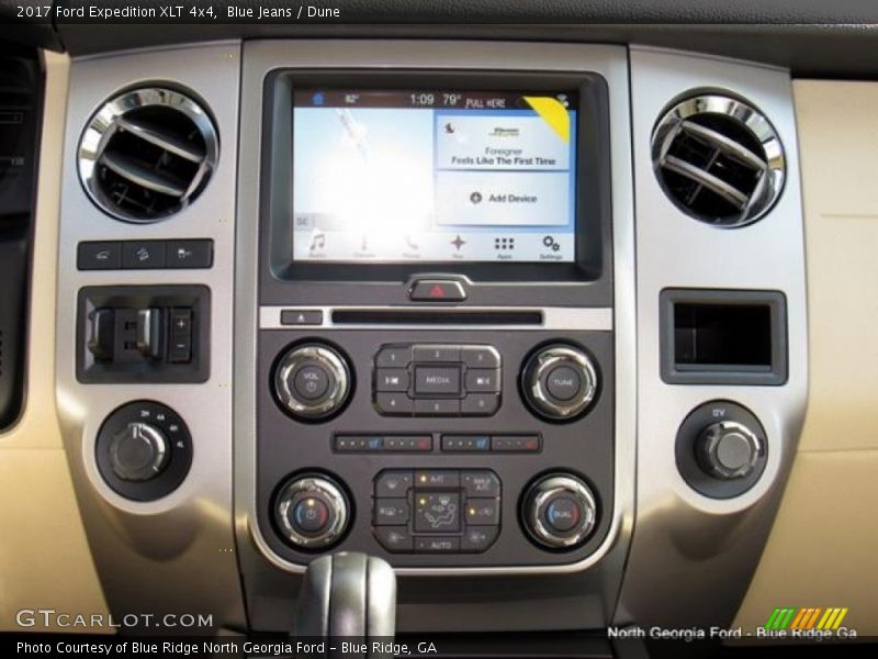 Blue Jeans / Dune 2017 Ford Expedition XLT 4x4