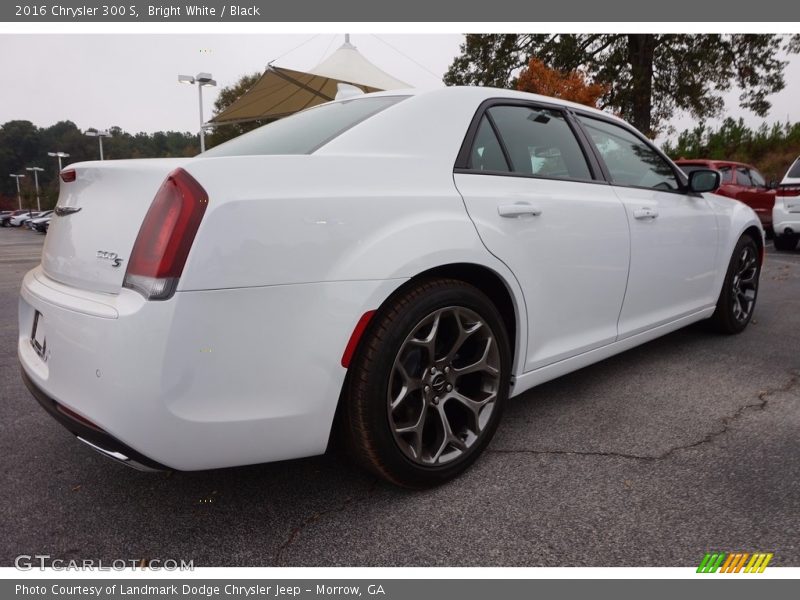 Bright White / Black 2016 Chrysler 300 S
