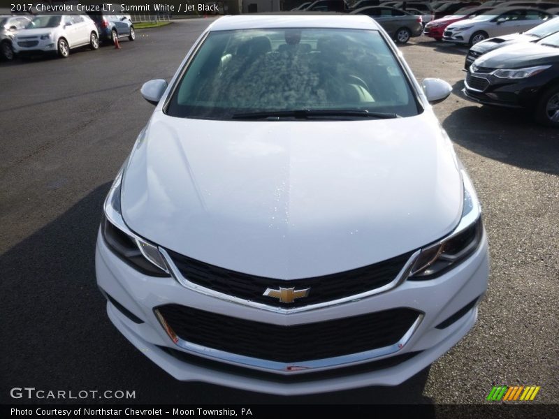 Summit White / Jet Black 2017 Chevrolet Cruze LT