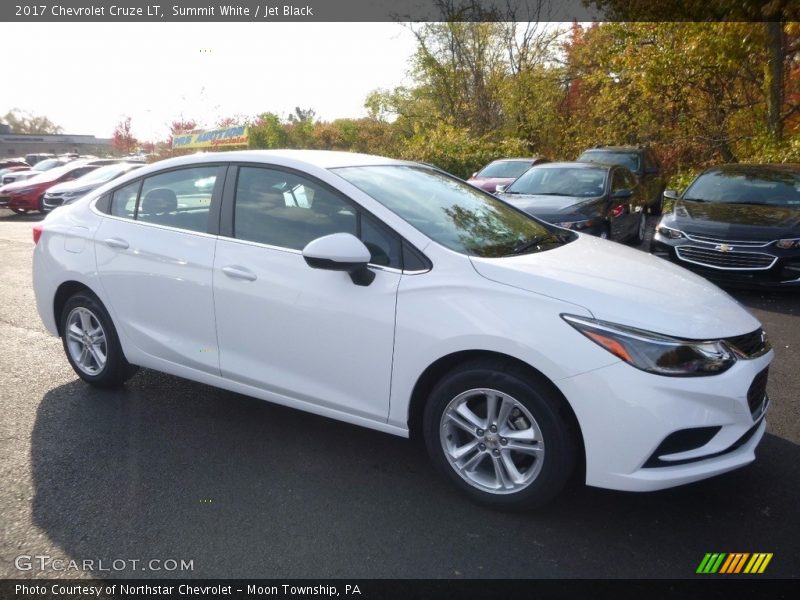 Summit White / Jet Black 2017 Chevrolet Cruze LT
