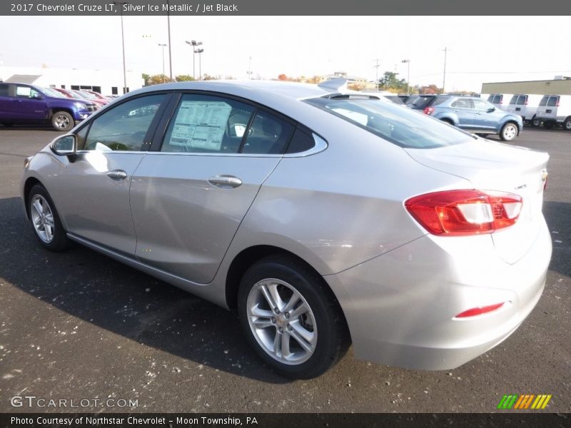 Silver Ice Metallic / Jet Black 2017 Chevrolet Cruze LT