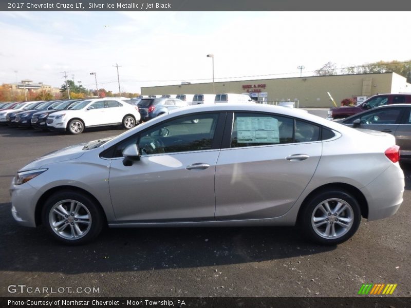 Silver Ice Metallic / Jet Black 2017 Chevrolet Cruze LT