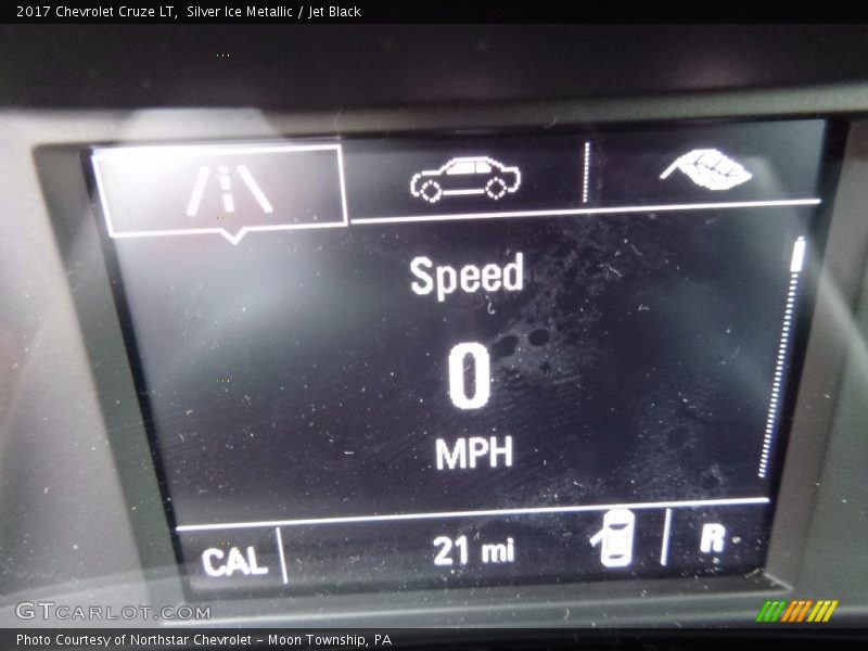 Silver Ice Metallic / Jet Black 2017 Chevrolet Cruze LT