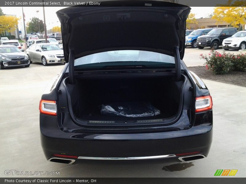  2017 Continental Select Trunk