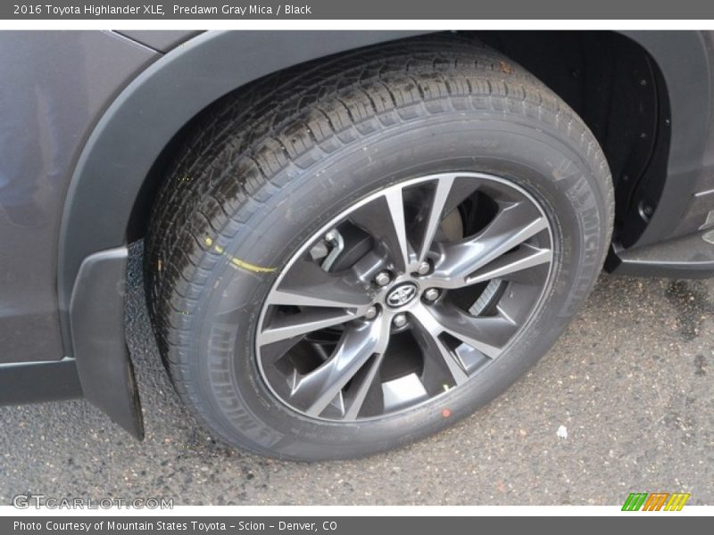 Predawn Gray Mica / Black 2016 Toyota Highlander XLE