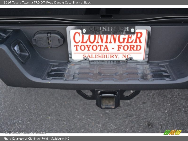 Black / Black 2016 Toyota Tacoma TRD Off-Road Double Cab