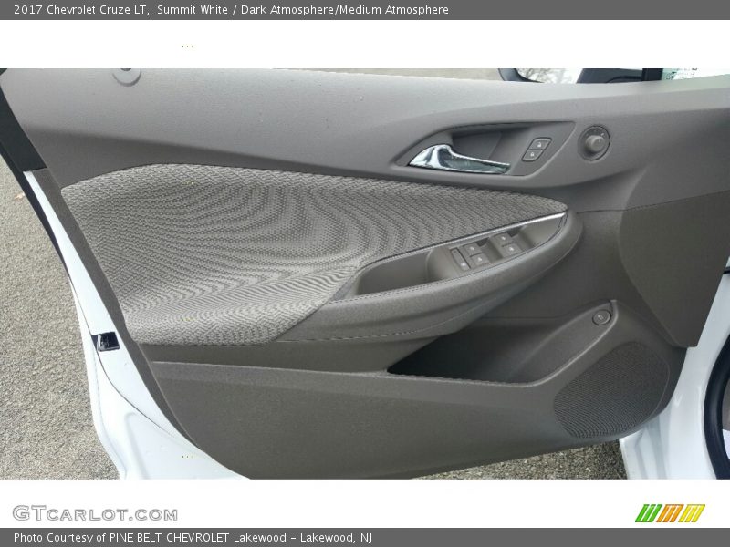 Summit White / Dark Atmosphere/Medium Atmosphere 2017 Chevrolet Cruze LT