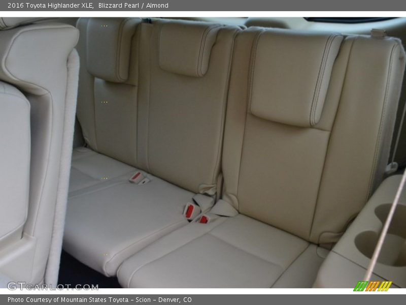 Blizzard Pearl / Almond 2016 Toyota Highlander XLE