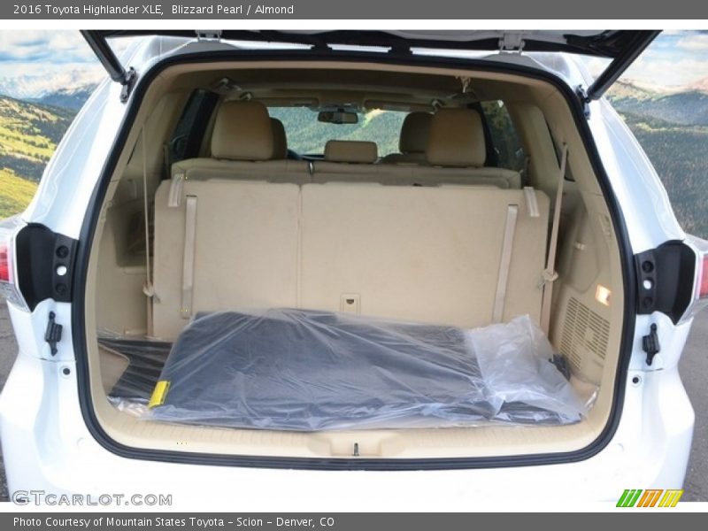Blizzard Pearl / Almond 2016 Toyota Highlander XLE