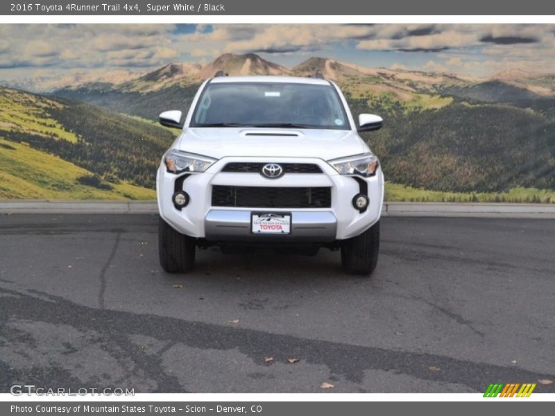 Super White / Black 2016 Toyota 4Runner Trail 4x4