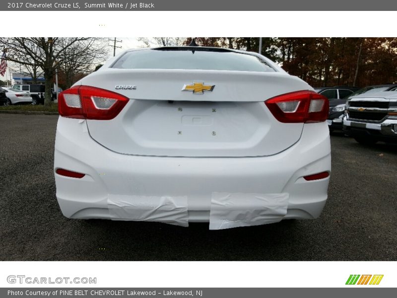 Summit White / Jet Black 2017 Chevrolet Cruze LS
