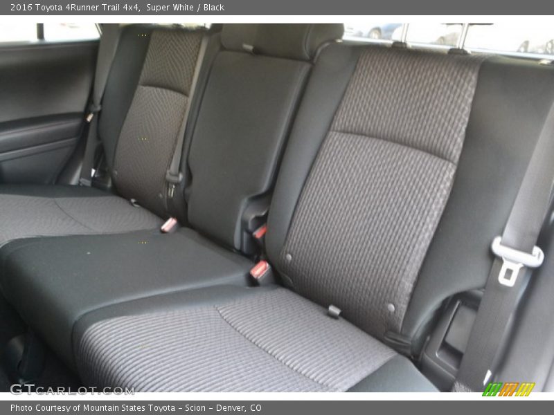 Super White / Black 2016 Toyota 4Runner Trail 4x4