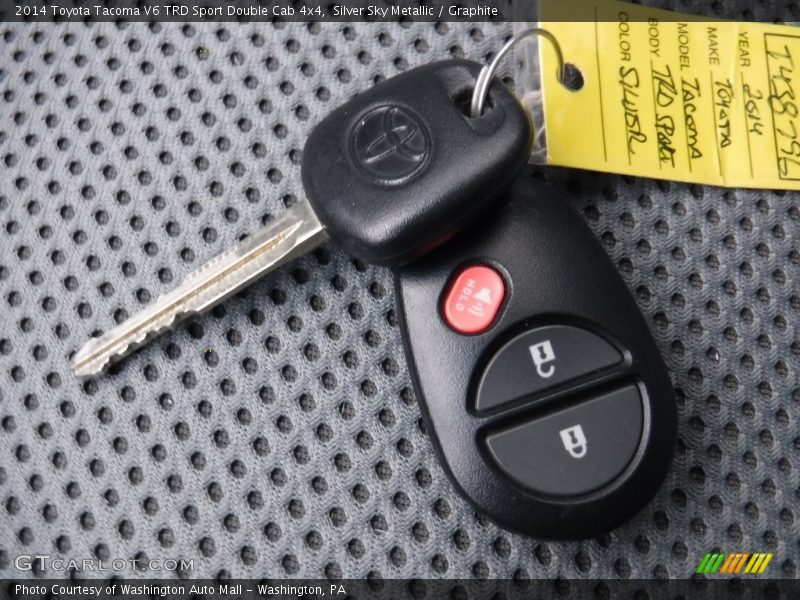 Silver Sky Metallic / Graphite 2014 Toyota Tacoma V6 TRD Sport Double Cab 4x4