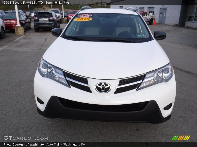 Super White / Ash 2013 Toyota RAV4 LE AWD