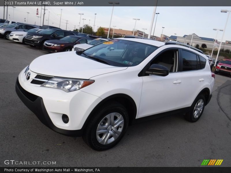 Super White / Ash 2013 Toyota RAV4 LE AWD